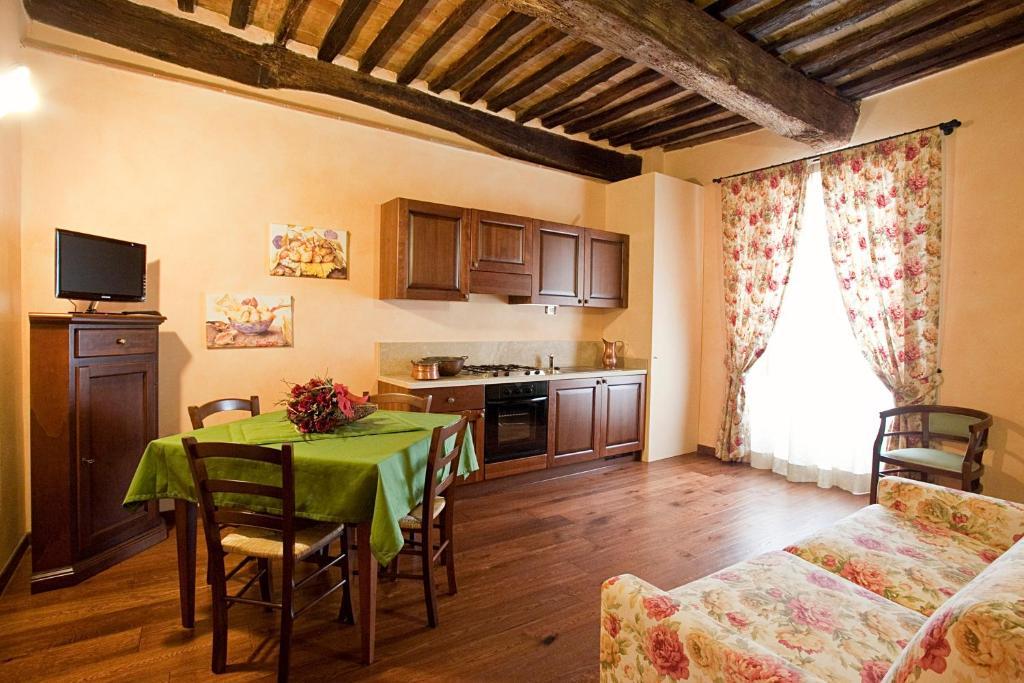 Residenza Palazzo Saloni Aparthotel Montalcino Quarto foto