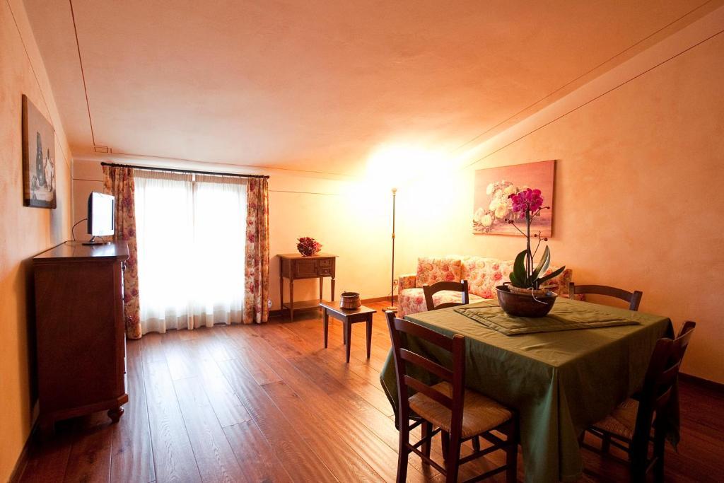 Residenza Palazzo Saloni Aparthotel Montalcino Quarto foto