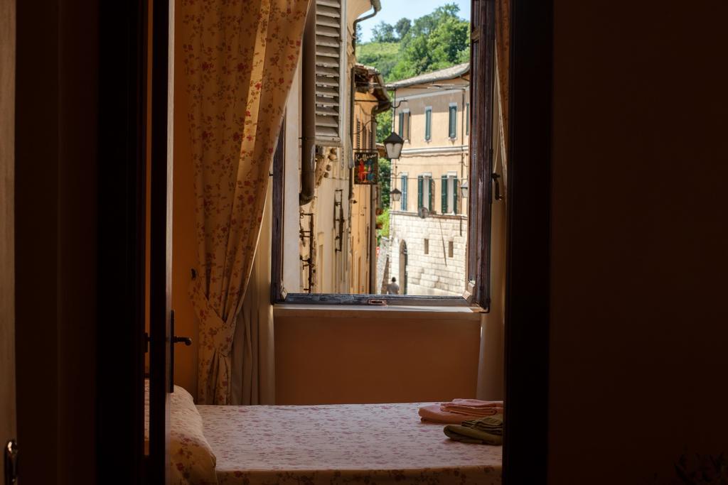 Residenza Palazzo Saloni Aparthotel Montalcino Exterior foto